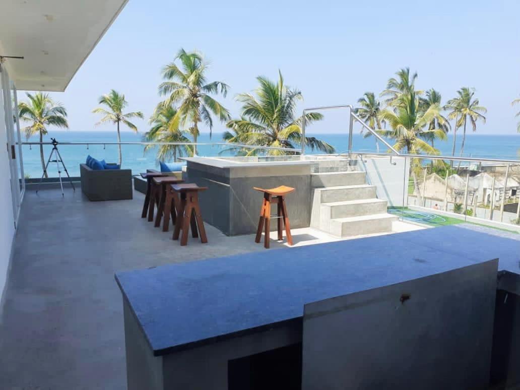 Hotel The Lighthouse Negombo Exterior foto